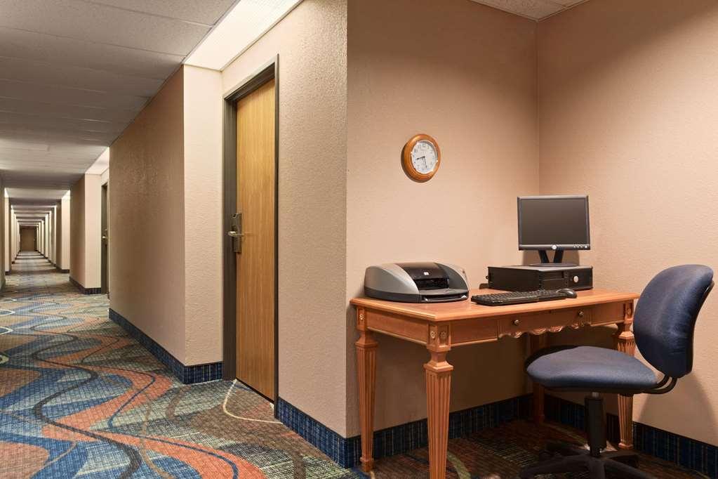 Hotel Baymont By Wyndham Logan Facilidades foto