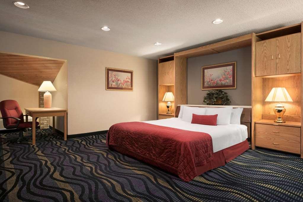 Hotel Baymont By Wyndham Logan Habitación foto