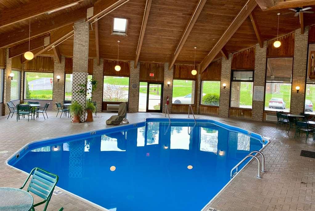 Hotel Baymont By Wyndham Logan Facilidades foto